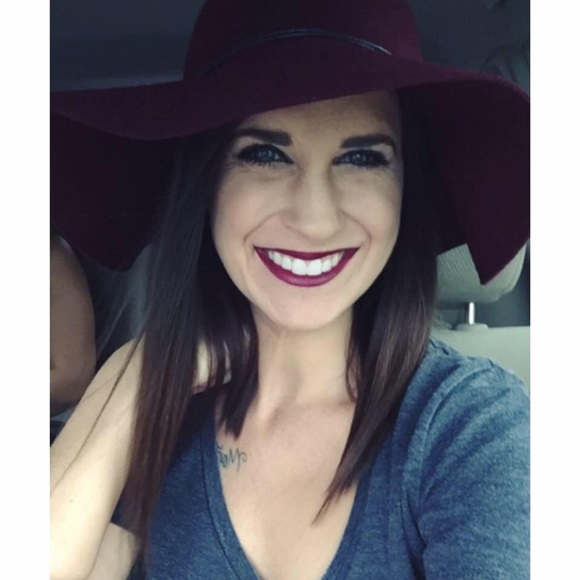 Floppy hat - Picture 2 of 2